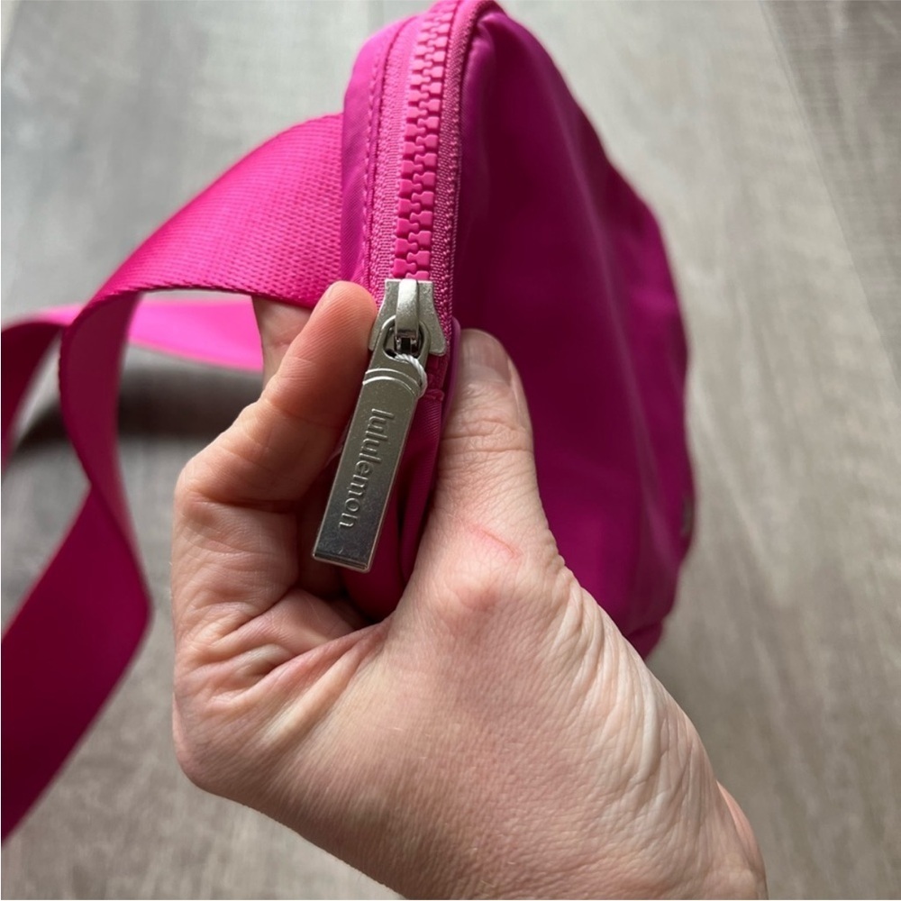 Lululemon Everywhere Belt Bag in Sonic Pink - Picture 2 of 8